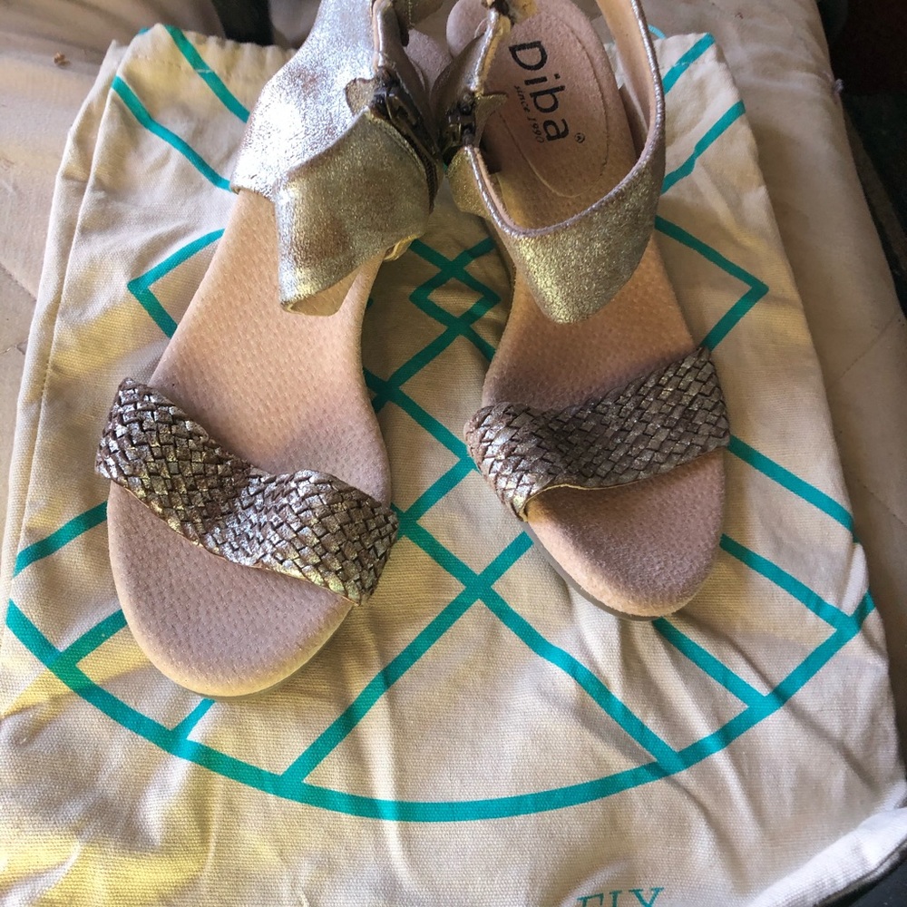 Diba Sandals- size 7.5 Never worn, but no tags.